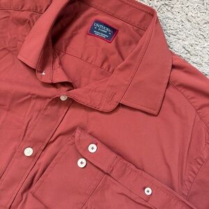 Untuckit Men’s XL Maroon Performance Button Down Shirt